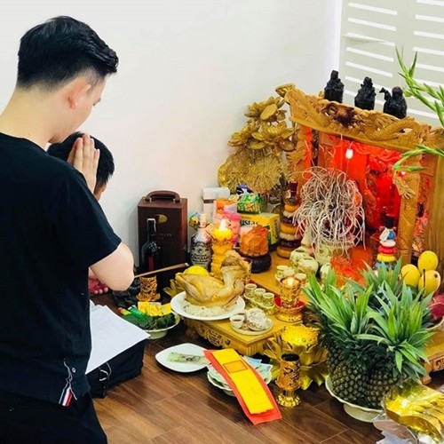 bàn thần tài chuẩn phong thủy 