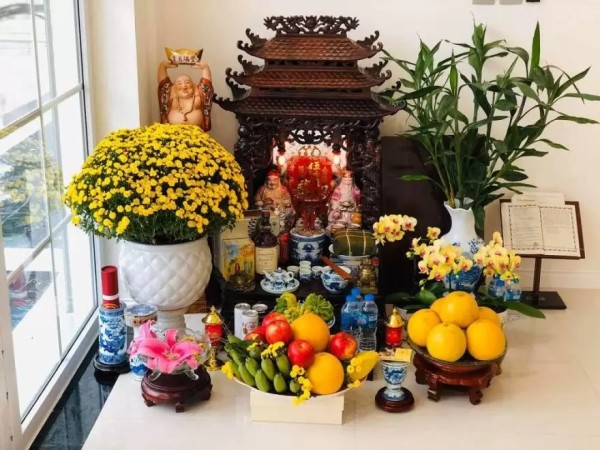 sắp xếp bàn thần tài 