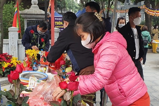 dâng hương xếp lễ